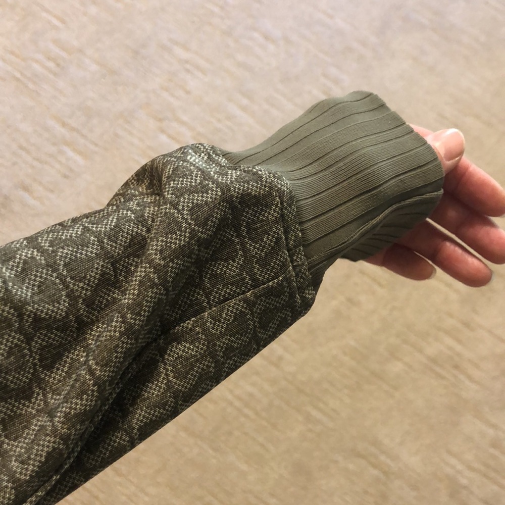 Reversible Lululemon jacket - Picture 9 of 9